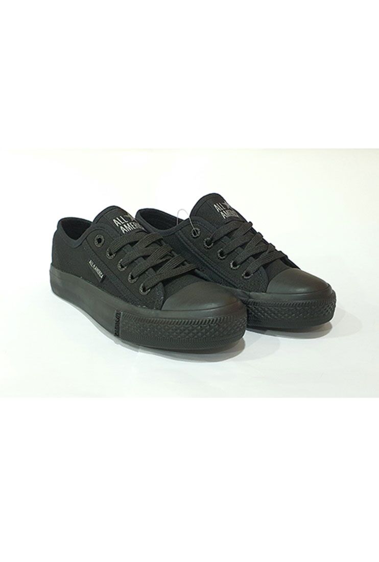 LACE-UP STYLE BLACK SCHOOL SHOES